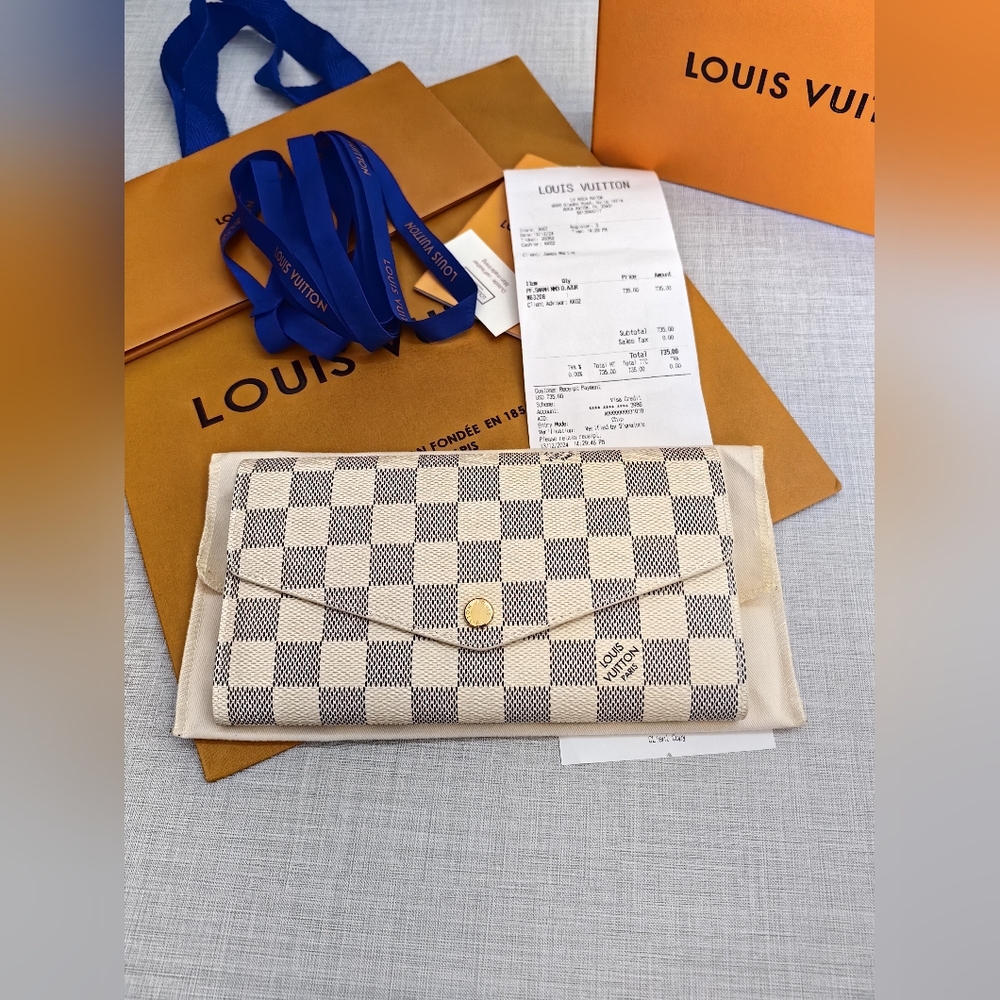 Louis Vuitton Sarah Wallet